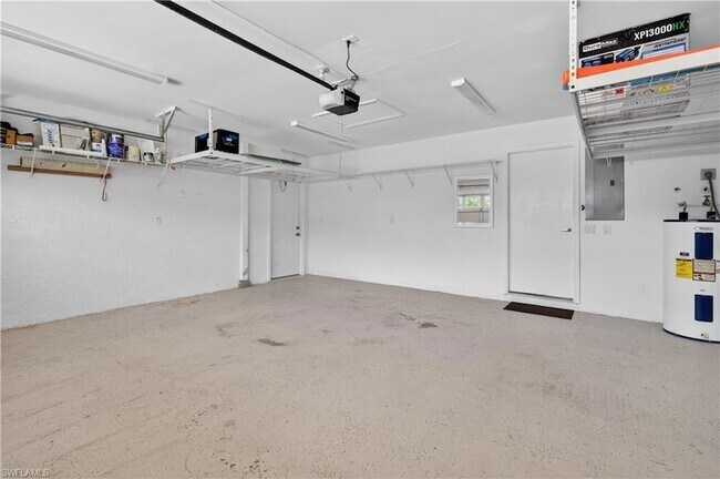 Building Photo - 2138 E Crown Pointe Blvd