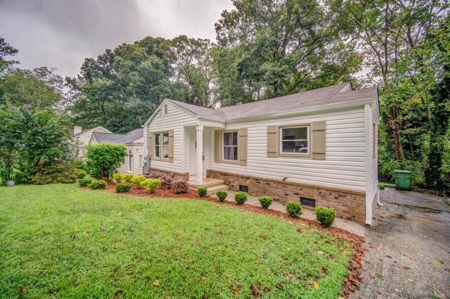 Building Photo - 1384 Westmont Rd SW