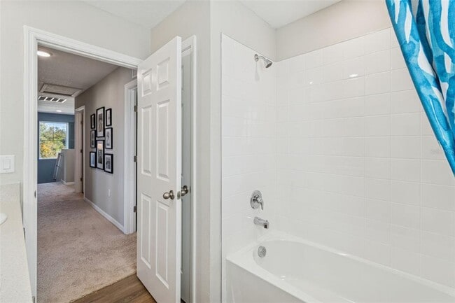 Building Photo - 601 Ambleside Dr