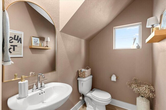 Building Photo - 7210 Travertine Spring Dr