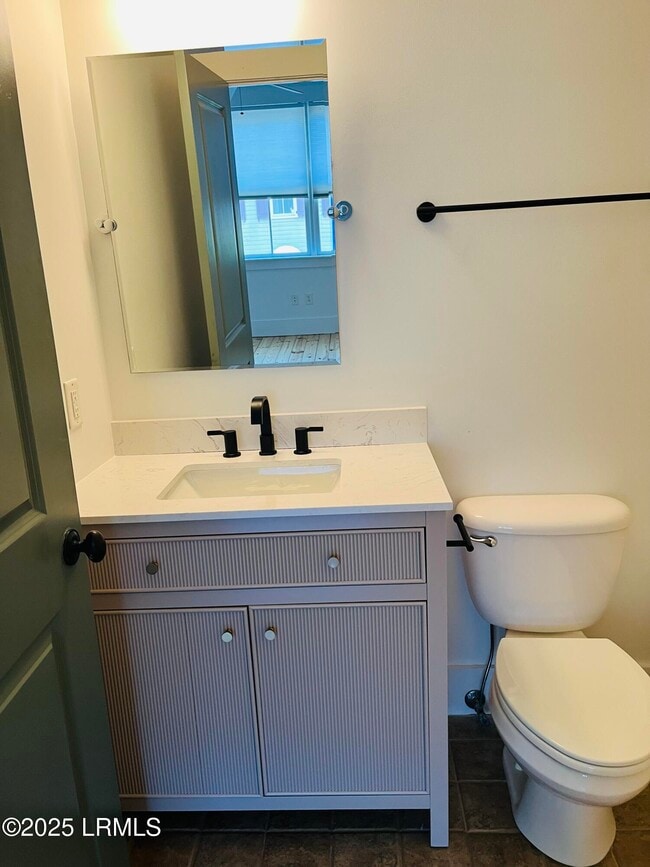 Building Photo - 7 Market