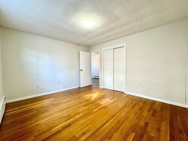 Building Photo - 206 High St