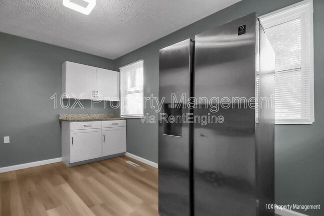 Building Photo - 2918 Azelda St