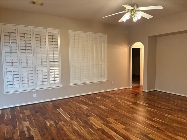 Building Photo - 3126 Springdale Dr