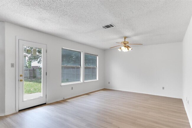 Building Photo - 8313 Columbia Falls Dr