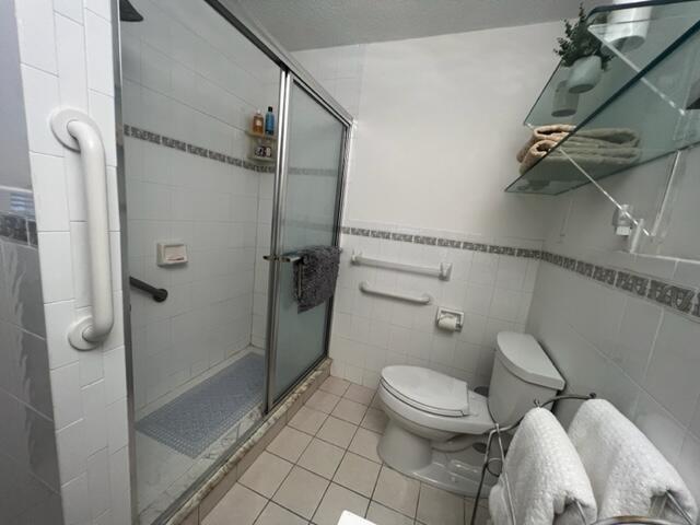 Building Photo - 1260 Manor Dr