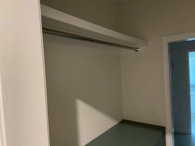 Building Photo - Vonore 37885 - 4 bedroom, 3 bath in Tellico Village - Contact Ed Johnson 865-924-5045