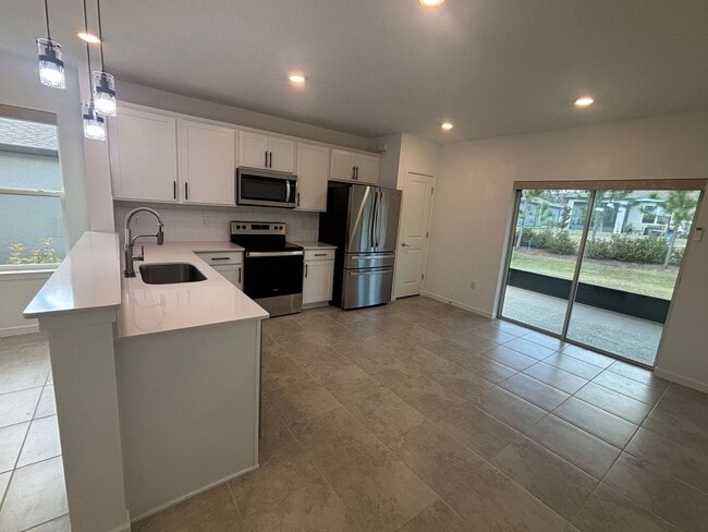 Building Photo - Stunning 3/2 in 55+ Stone Creek - Will rent quick