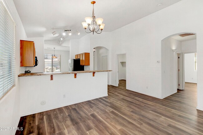 Building Photo - 17228 W Elm St