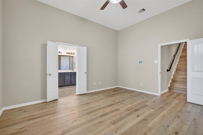 Building Photo - 2450 Garden Shadow Dr