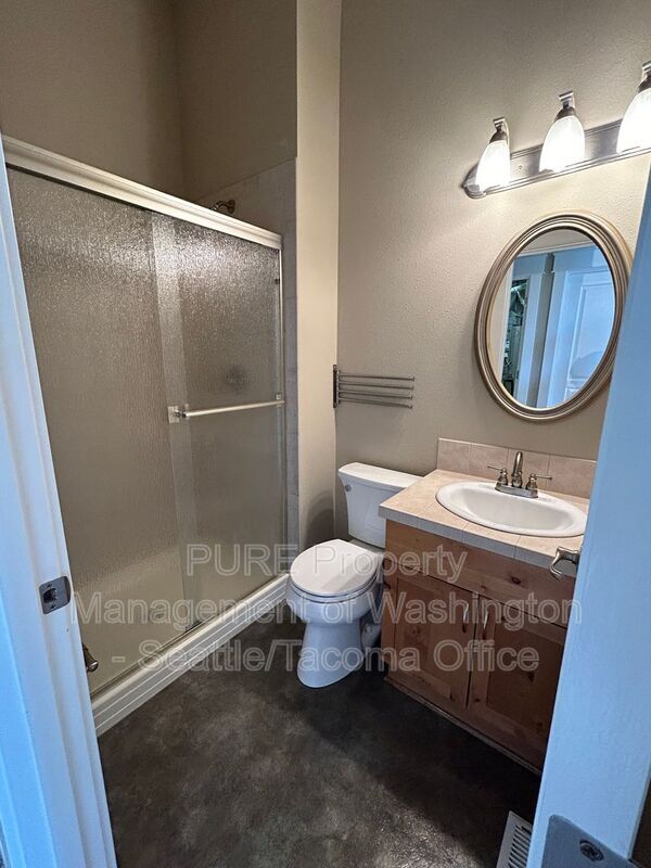 Building Photo - 16801 140th Ave E