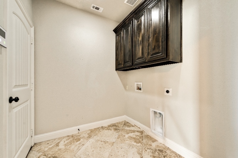 Building Photo - 110 Stallion St