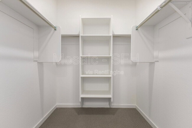 Building Photo - 35394 N Perennial St