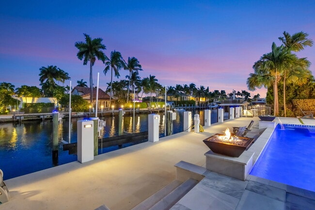 Building Photo - 334 Isle of Capri Dr