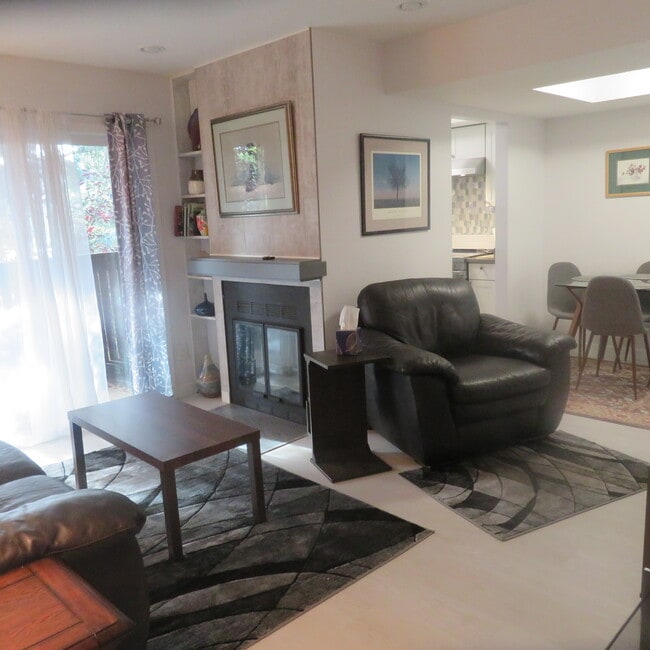 Building Photo - 7270 Huntsmen Cir