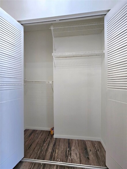 Building Photo - 2500 NE 135th St