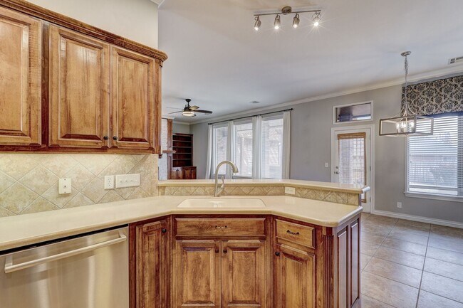 Building Photo - 4 Bedroom South Edmond Home For Rent