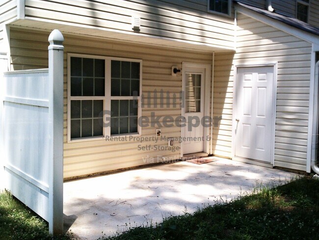 Building Photo - 8422 Carlington Ln