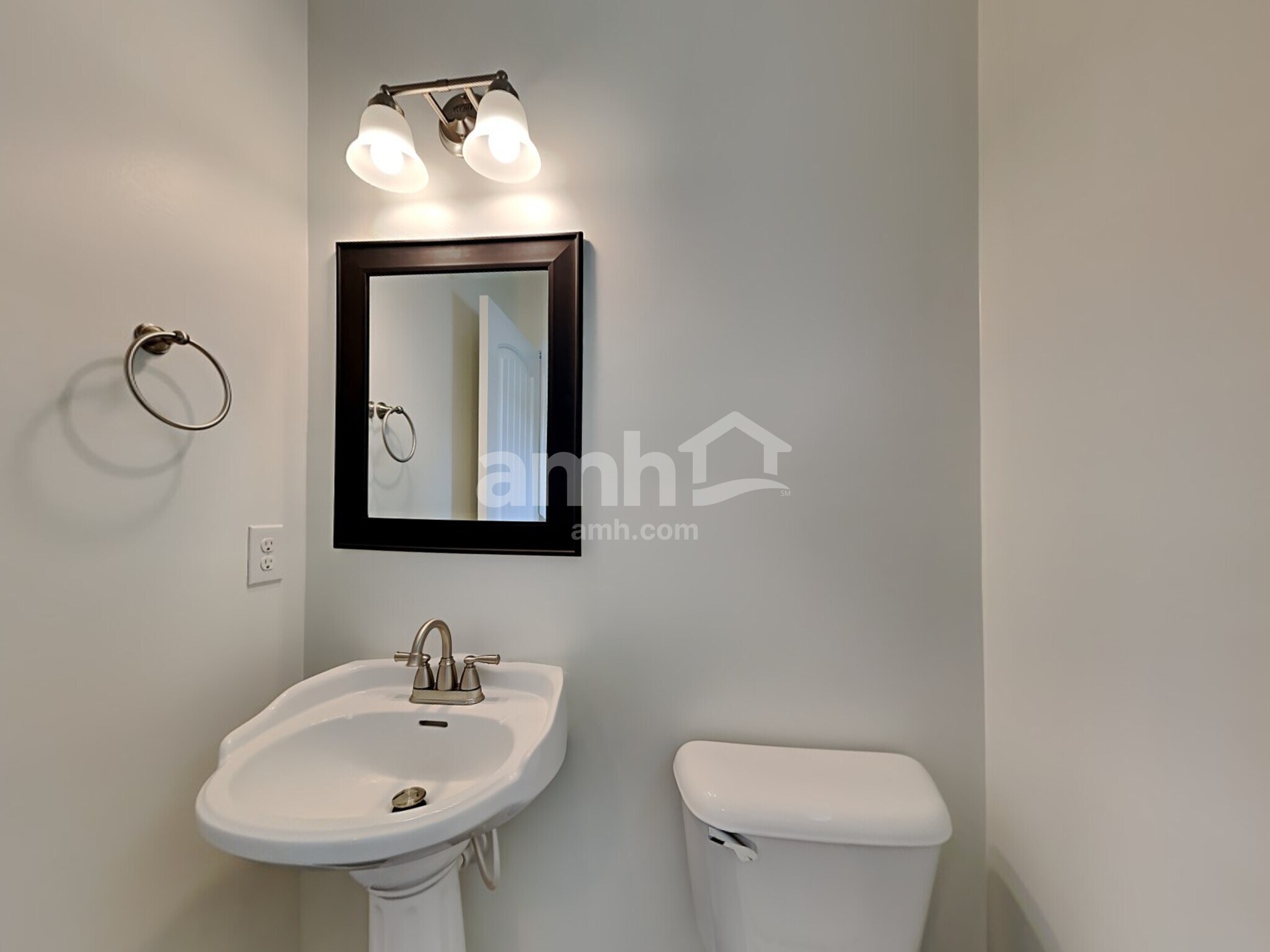 Building Photo - 455 Sunbury Dr