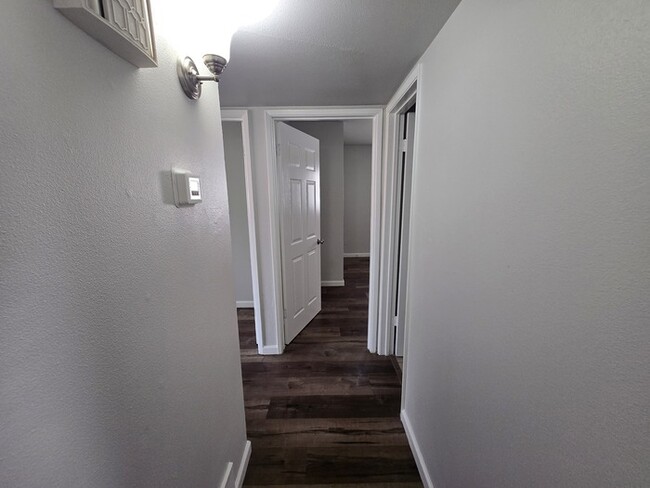 Building Photo - 433 Clearfield Dr