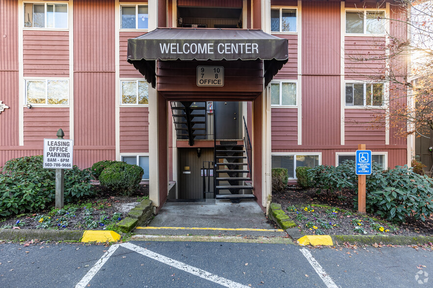 Primary Photo - Crestview Heights Apartments