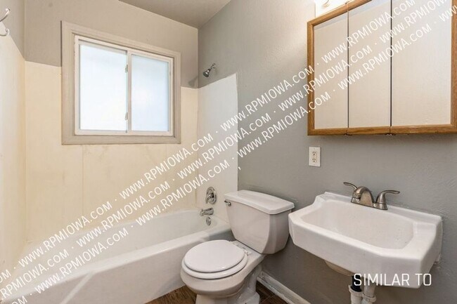 Building Photo - 3420 SW 8th St