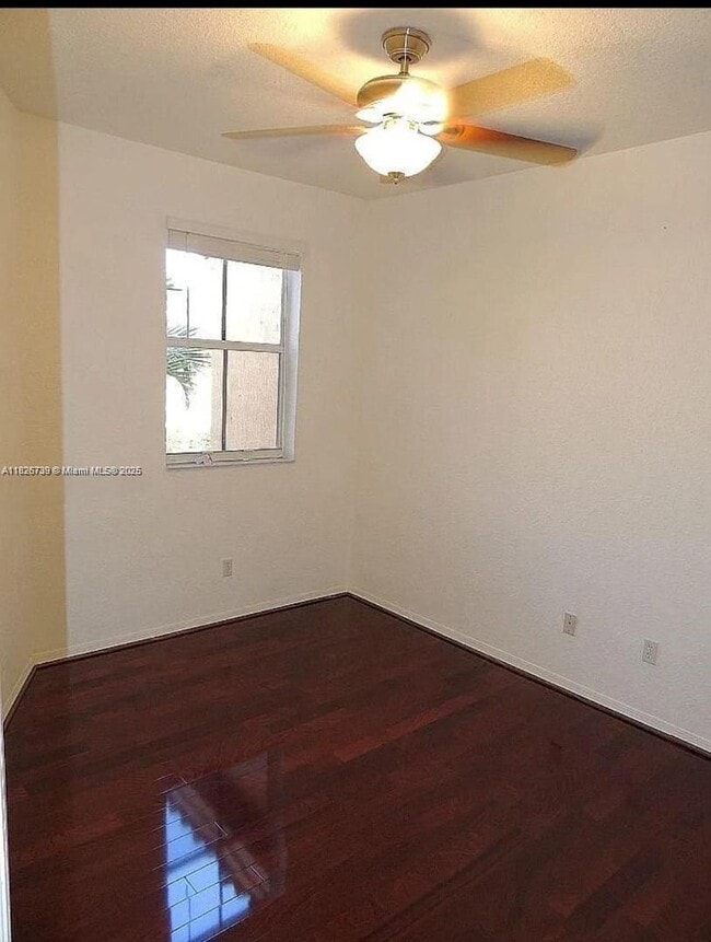 Building Photo - 4931 N Harbor Isles Dr