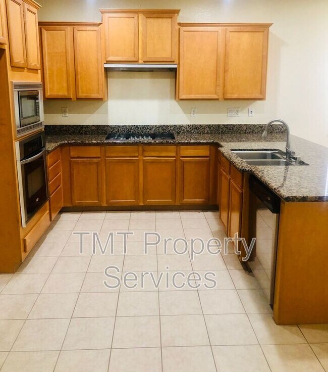 Building Photo - 2362 Dunsley Cir