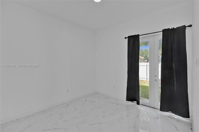 Building Photo - 1559 NW 62nd Terrace