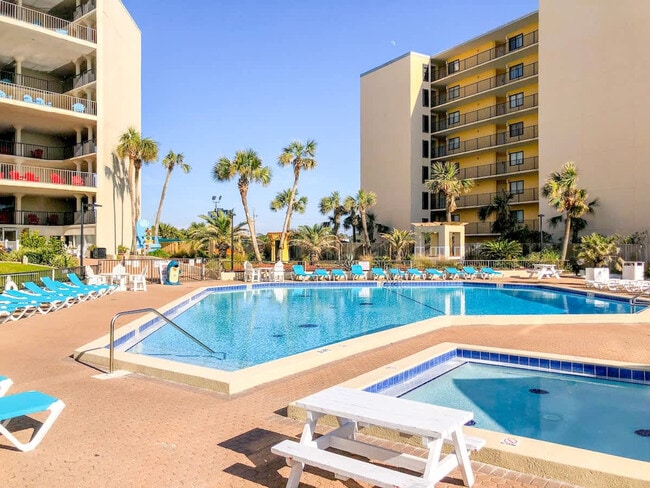 Building Photo - 8817 S Thomas Dr