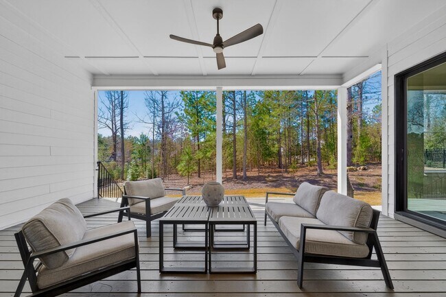 Building Photo - Spacious 4BR Home with Office & Covered Porch in Chapel Ridge