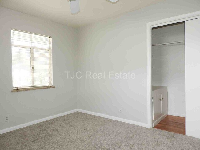 Building Photo - DU Home for Rent!  Upper Unit Available.