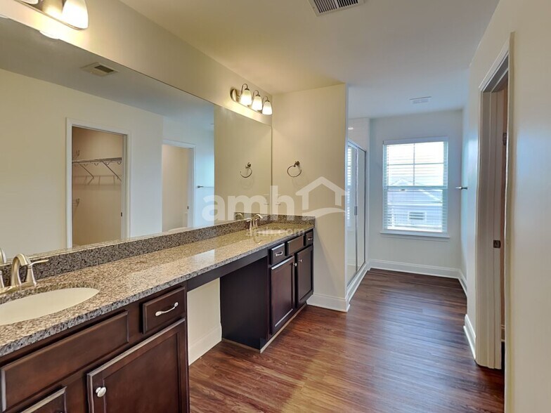 Building Photo - 5020 Franks Creek Way
