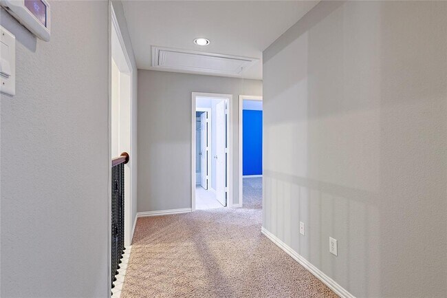 Building Photo - 5919 Solara Ledge Ln
