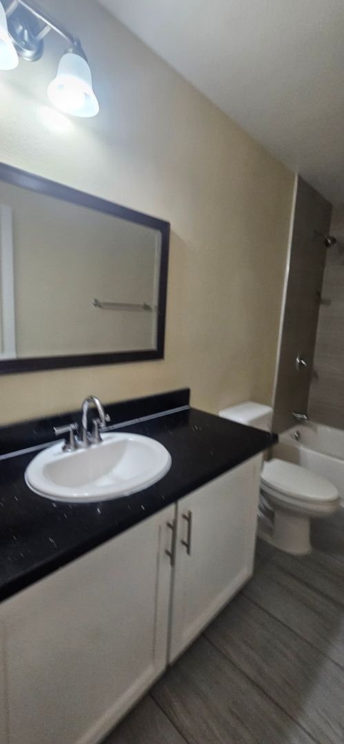 Building Photo - 85(1631)