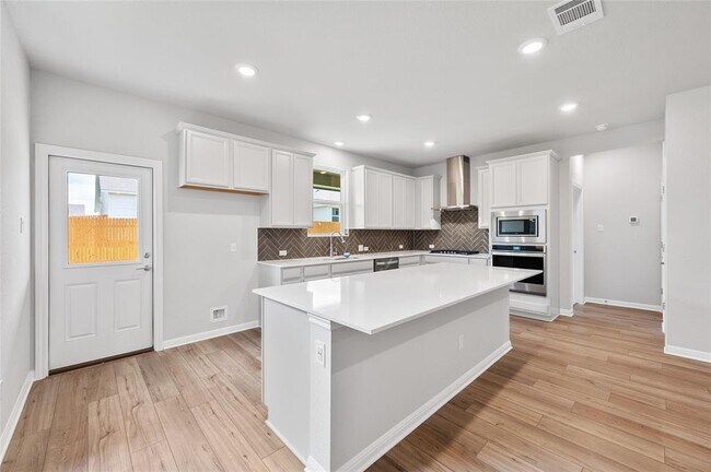 Building Photo - 732 Gray Fox Lp
