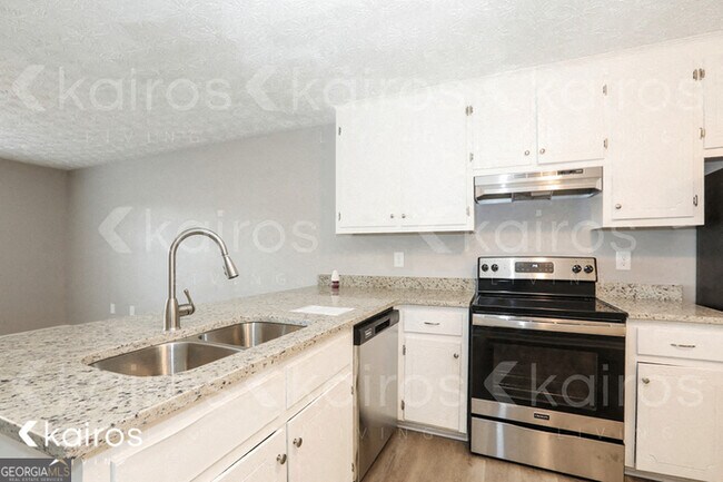 Building Photo - 135 Fawn Dr
