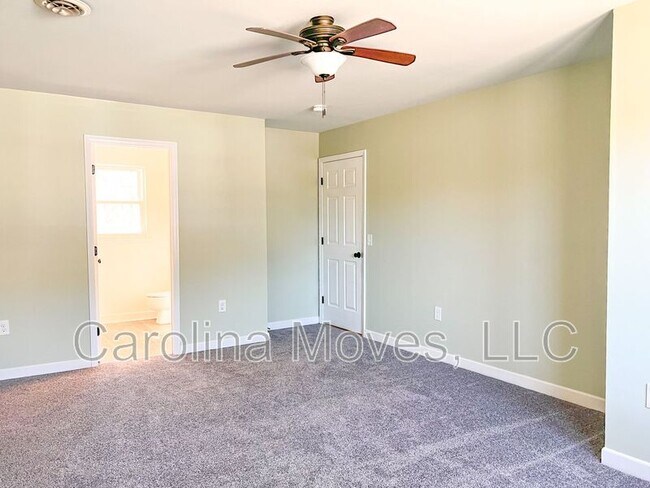 Building Photo - 206 Manassas Dr