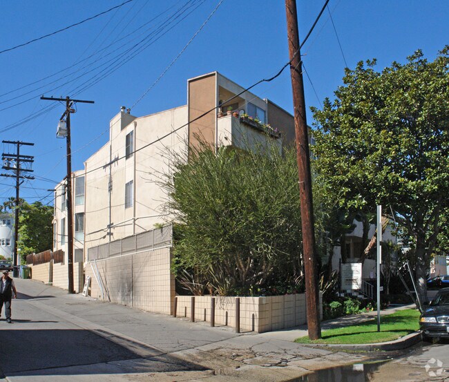 Building Photo - Smithwood Atrium
