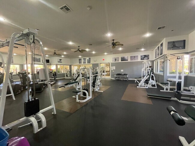 Building Photo - First Floor Condo Unit in Gated Community!