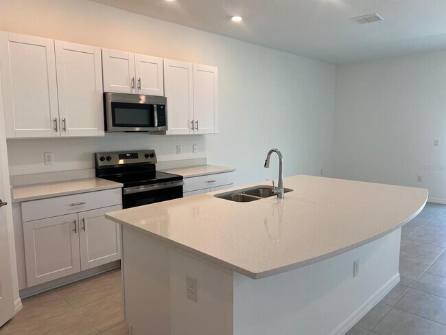 Building Photo - 2541 Penguin Blvd