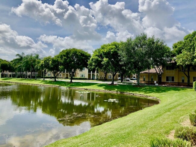 Building Photo - 2557 Centergate Dr