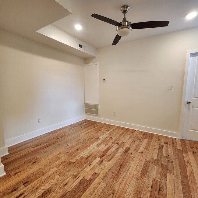 Building Photo - Fully renovated 2bedroom in brewerytown