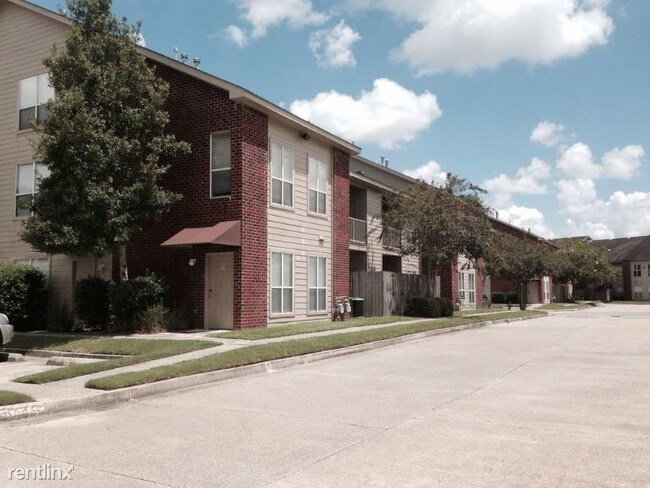 Building Photo - 3 br, 2 bath Condo - 5155 Etta St 2F Unit 2F