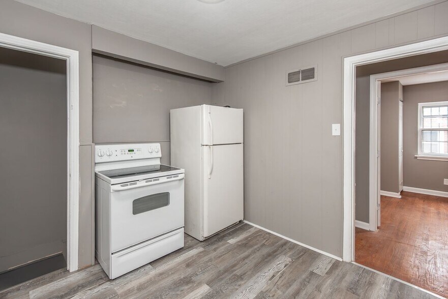 Building Photo - 6605 Kahns Ave