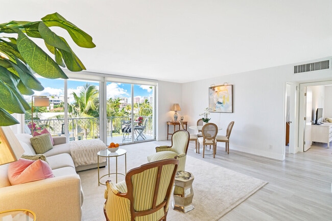 Building Photo - 354 Chilean Ave