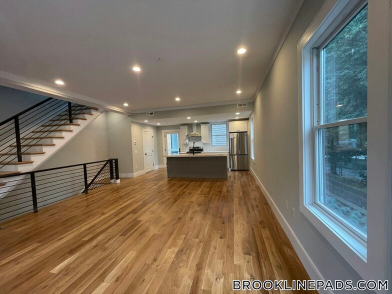 Building Photo - 199 Boylston St