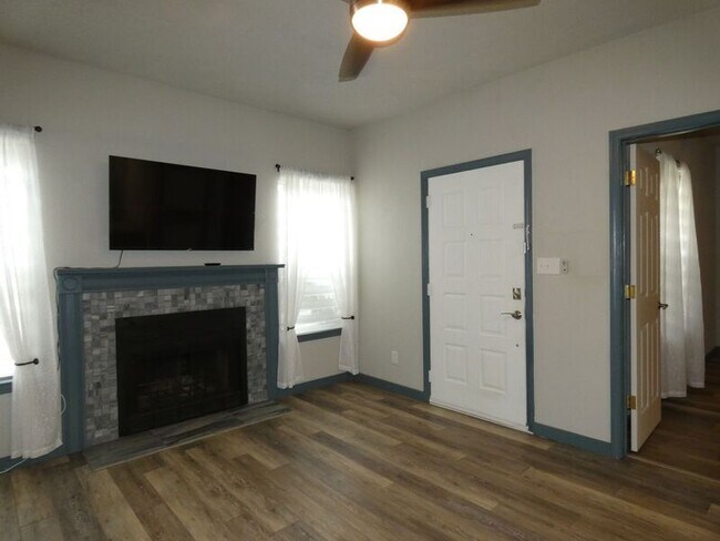 Building Photo - 501 E Burgess Rd