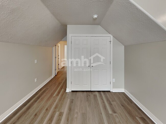 Building Photo - 247 Boston Dr