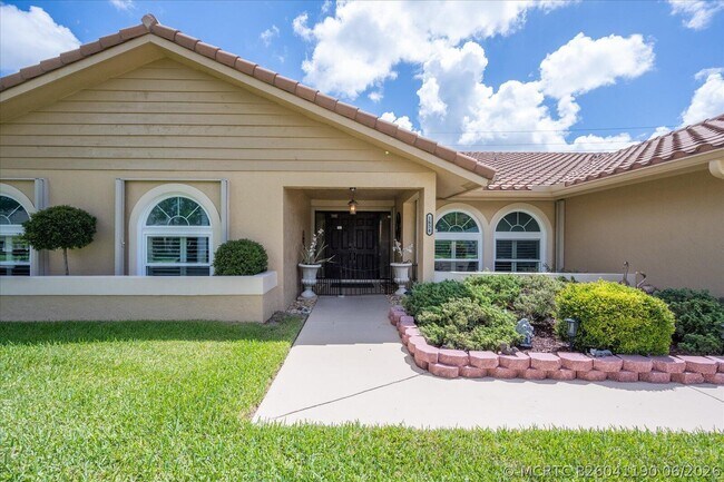 Building Photo - 1654 Farmington Cir